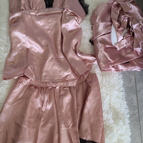 New Pink 4 Pieces Women Pajamas Set Satin - Picture 6 of 7